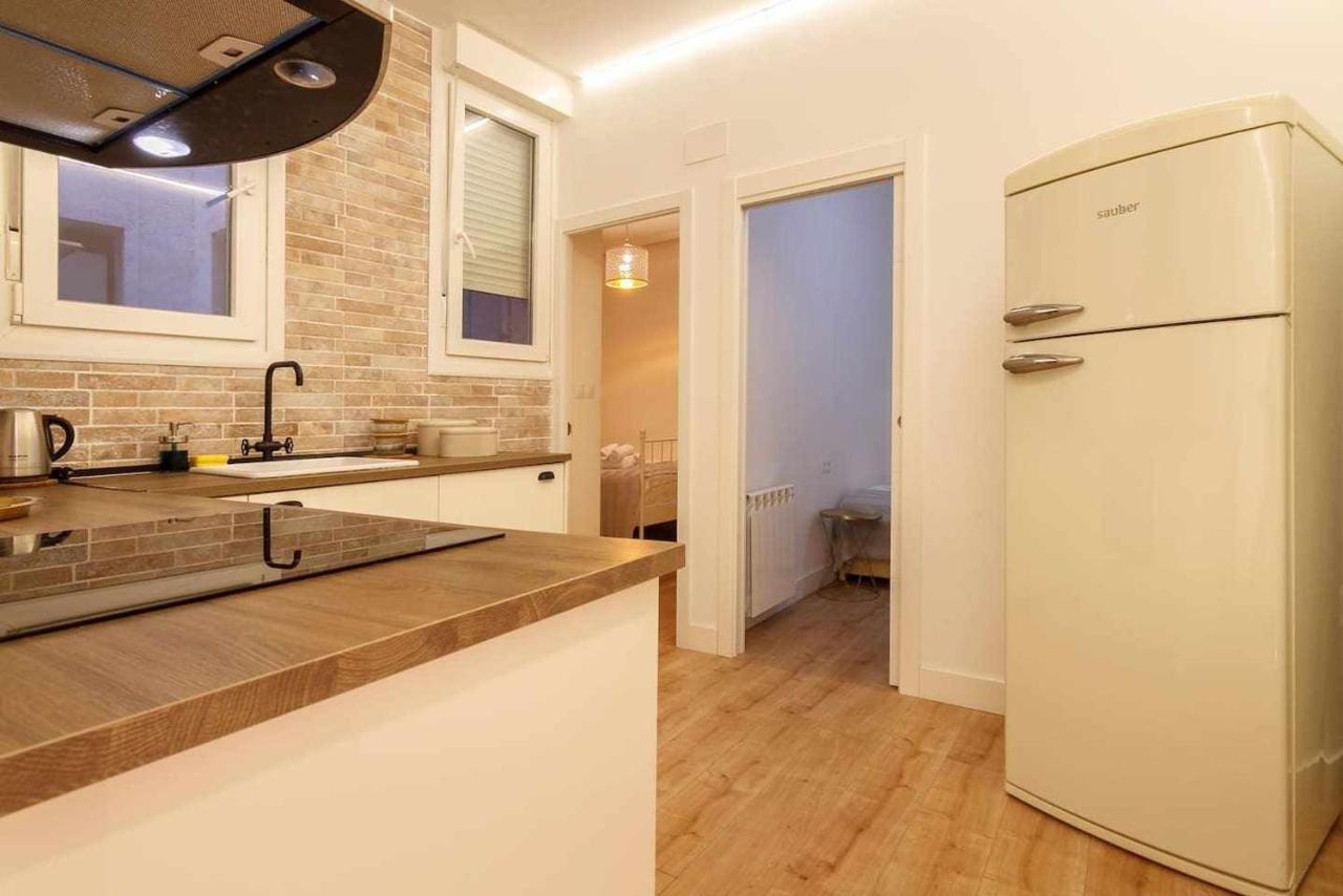 Vivienda Turistica Estilosa En La Zona Vieja Bilbau Exterior foto