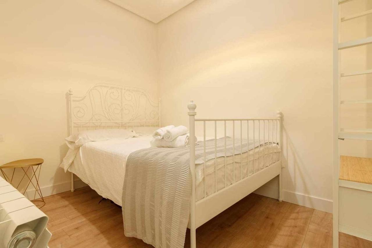 Vivienda Turistica Estilosa En La Zona Vieja Bilbau Exterior foto